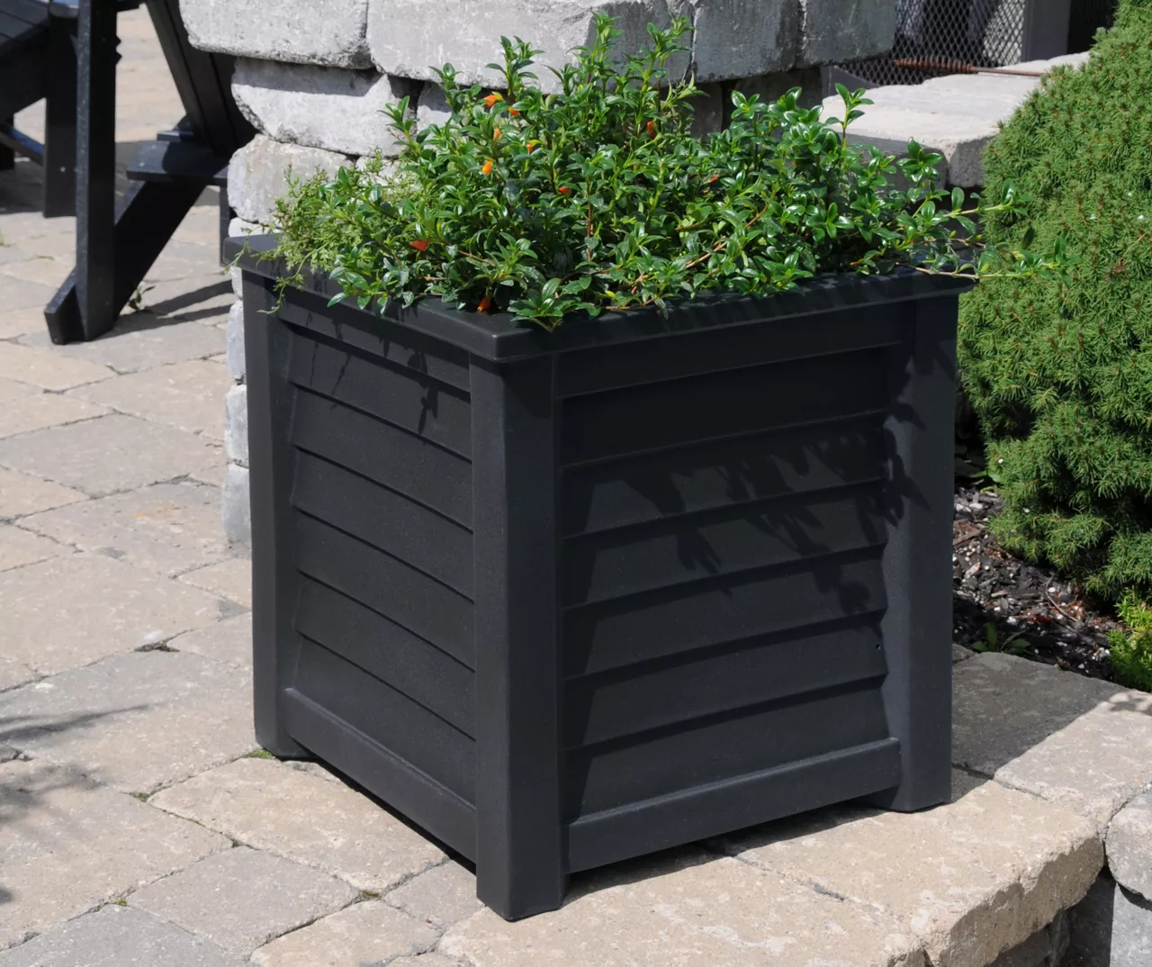 Mayne Inc. Lakeland 20" Square Planter 5 Mayne Inc. Lakeland 20" Square Planter - Image 3